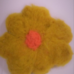 filcowany kwiat żółty